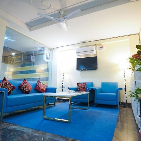 Lime Tree Hotel Near 32Nd Avenue Sector 29 غورغاون المظهر الخارجي الصورة