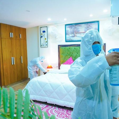 Lime Tree Hotel Near 32Nd Avenue Sector 29 غورغاون المظهر الخارجي الصورة
