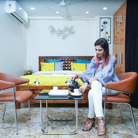Lime Tree Hotel Near 32Nd Avenue Sector 29 غورغاون المظهر الخارجي الصورة