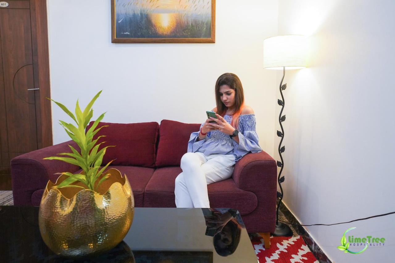 Lime Tree Hotel Near 32Nd Avenue Sector 29 غورغاون المظهر الخارجي الصورة