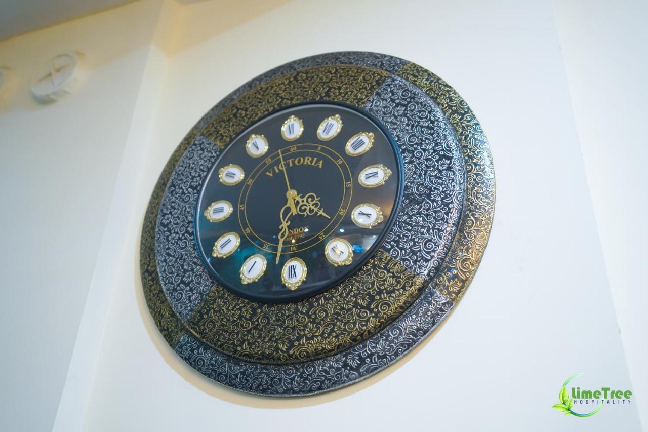 Lime Tree Hotel Near 32Nd Avenue Sector 29 غورغاون المظهر الخارجي الصورة