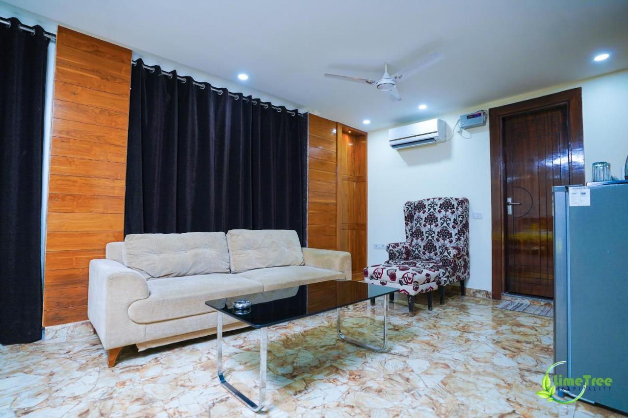 Lime Tree Hotel Near 32Nd Avenue Sector 29 غورغاون المظهر الخارجي الصورة
