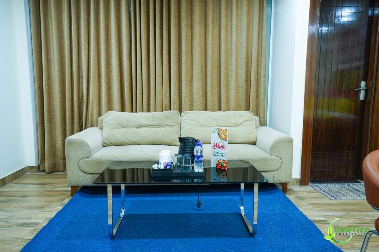 Lime Tree Hotel Near 32Nd Avenue Sector 29 غورغاون المظهر الخارجي الصورة